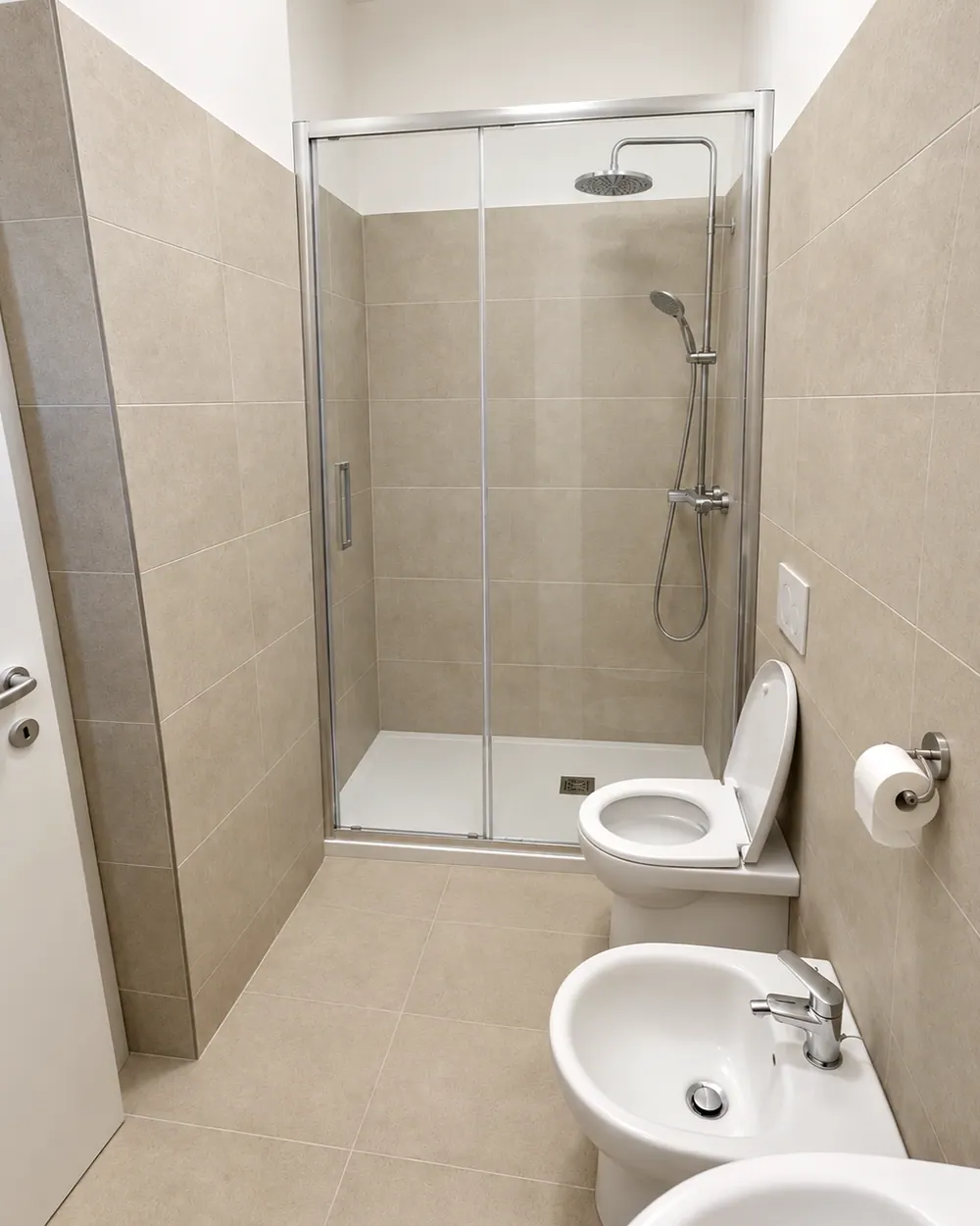 Ogni camera ha il bagno privato, con doccia.